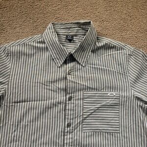 Oakley Short Sleeve Button Down Men's Medium Green Y2K Skater